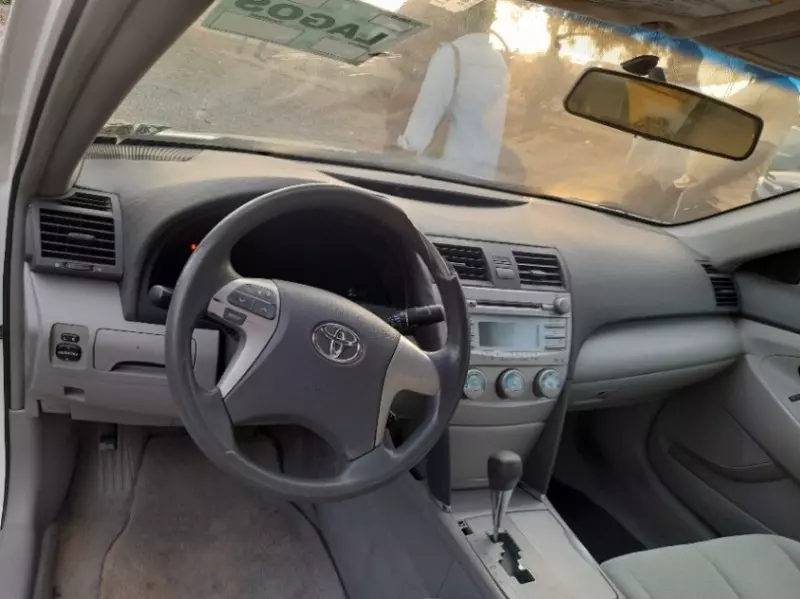 Toyota Camry   - 2009