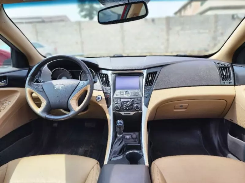 Hyundai Sonata   - 2013