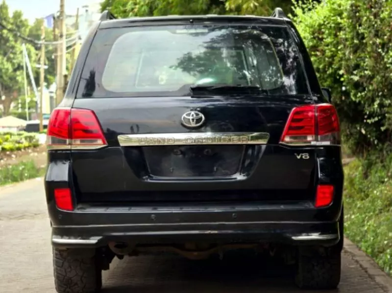 Toyota Land Cruiser   - 2015