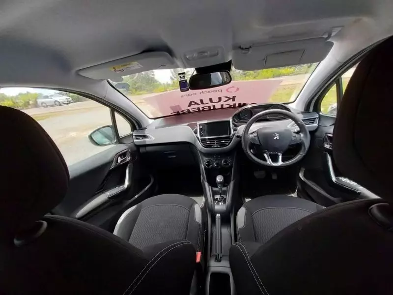 Peugeot 208   - 2016