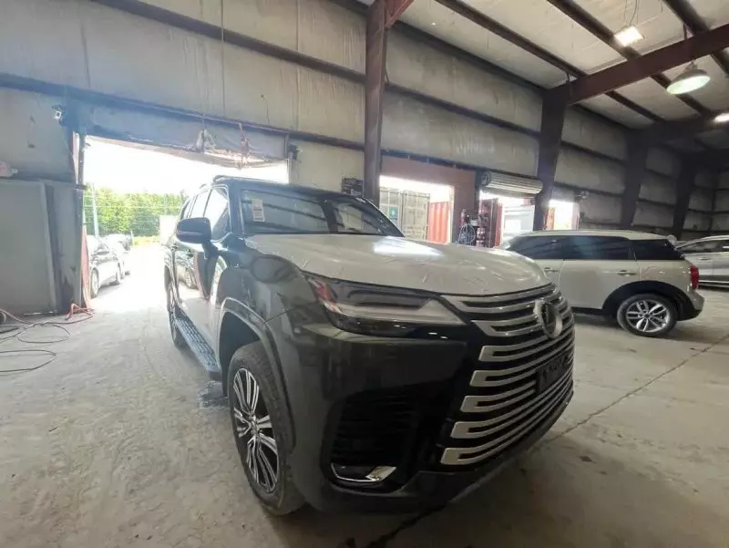 Lexus LX 600   - 2025
