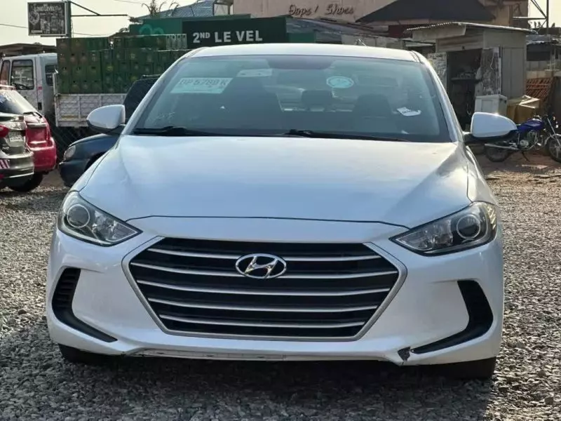 Hyundai Elantra - 2017