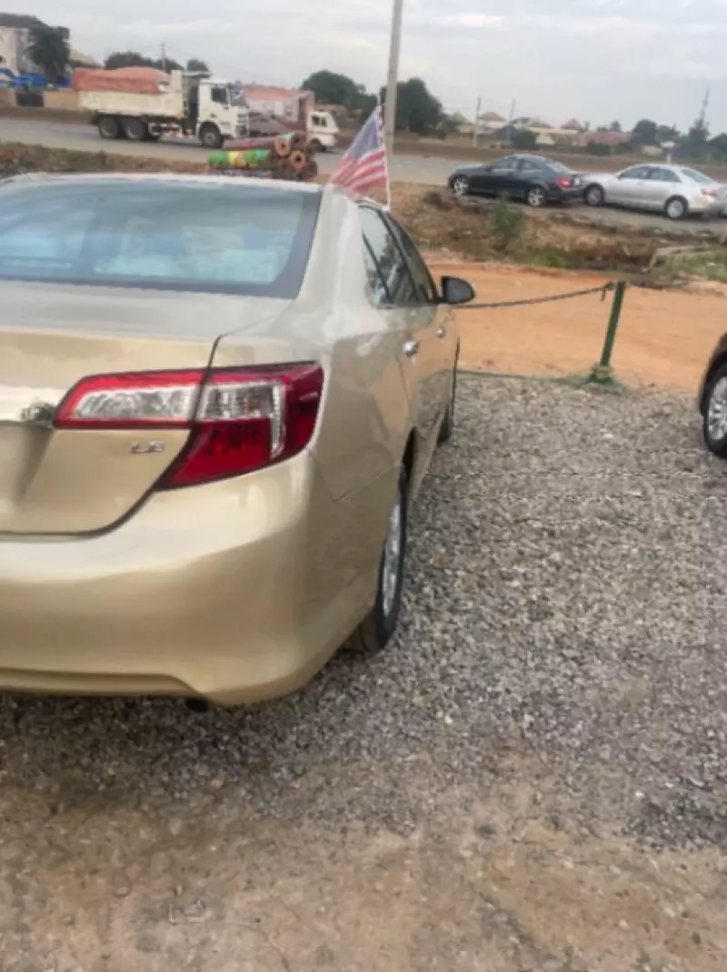Toyota Camry - 2012