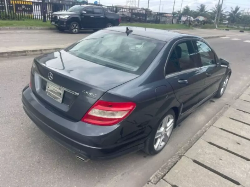 Mercedes-Benz C 300   - 2010