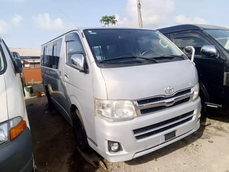 Toyota Hiace   - 2012