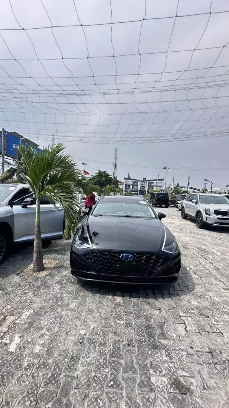 Hyundai Sonata   - 2020