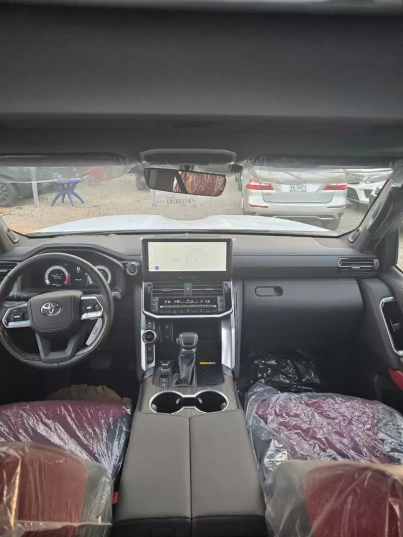 Toyota  Land Cruiser VXR V8   - 2025