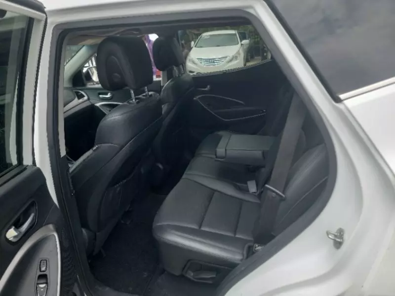 Hyundai Santa Fe   - 2014