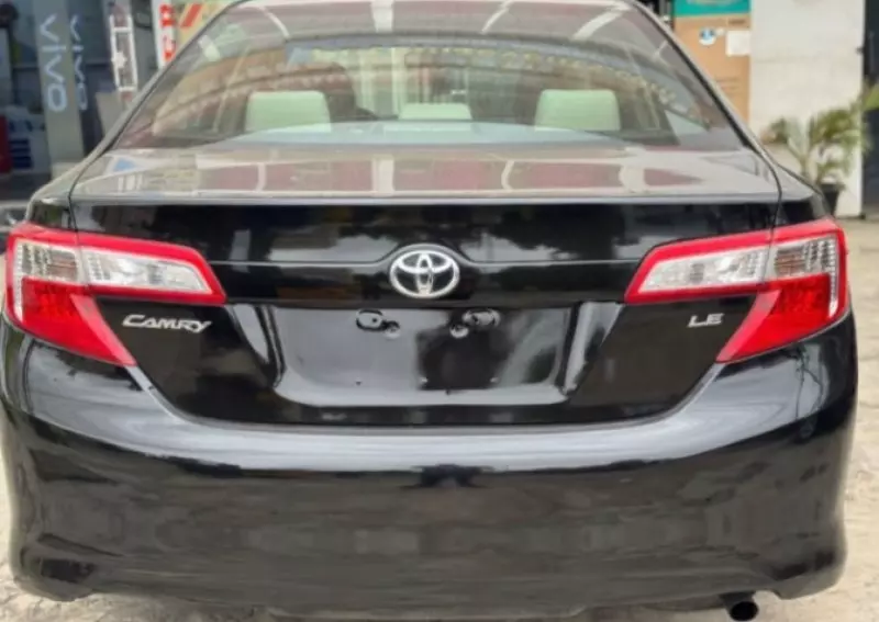 Toyota camry   - 2012