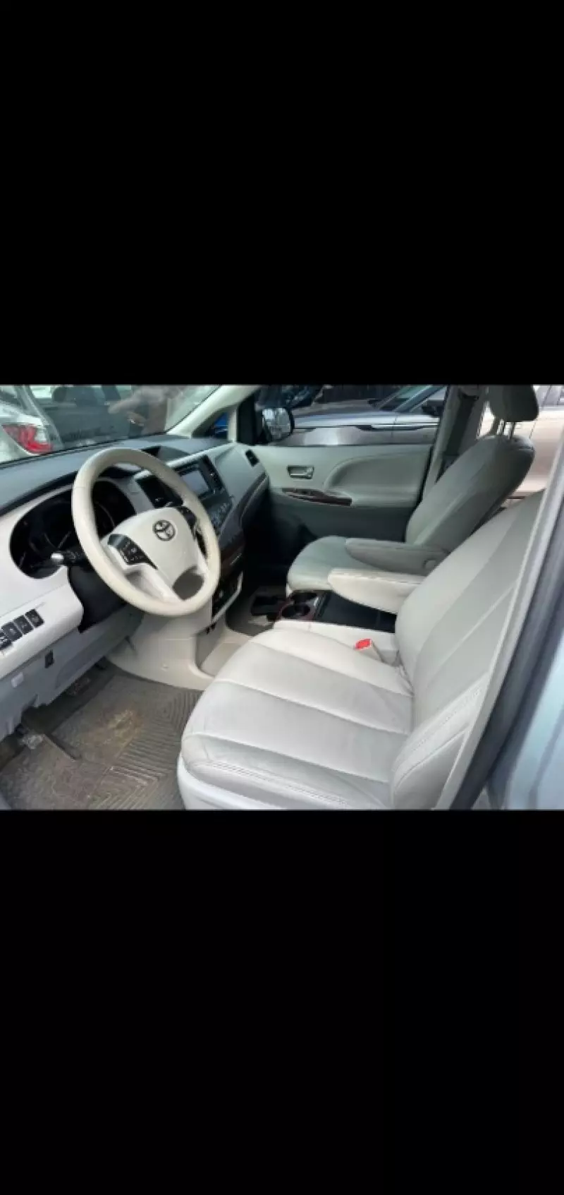 Toyota Sienna   - 2013