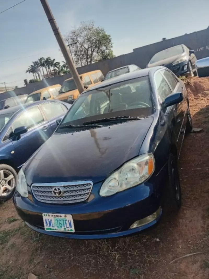 Toyota Corolla   - 2005