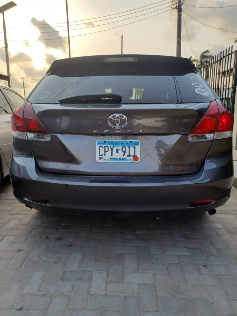 Toyota Venza   - 2015