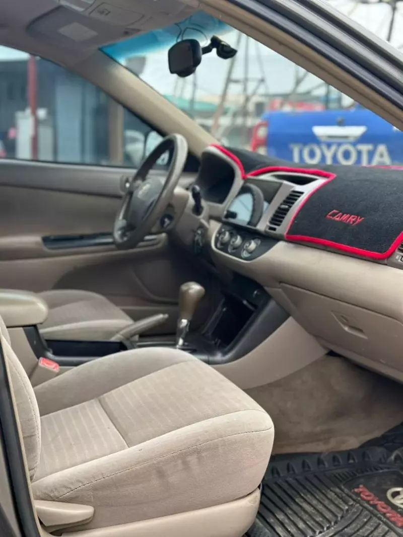 Toyota Camry   - 2006