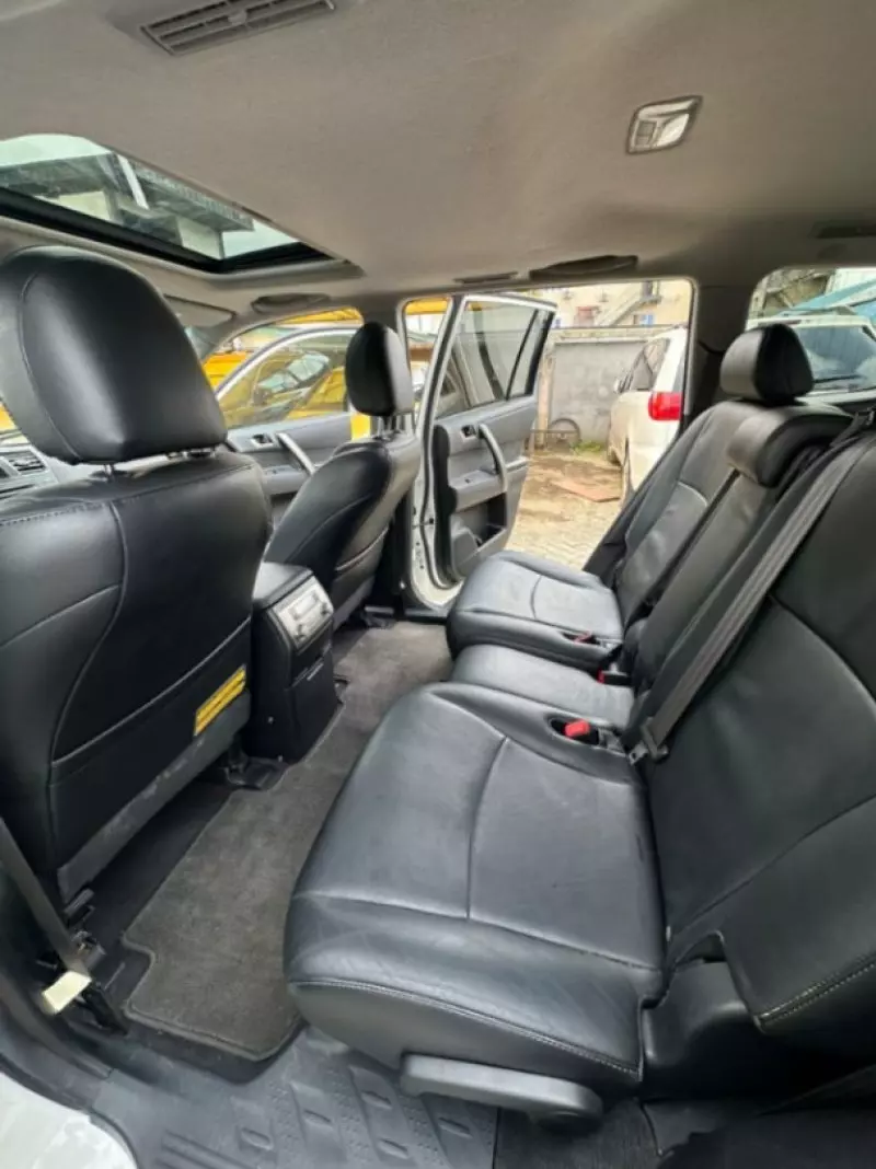 Toyota Highlander   - 2010