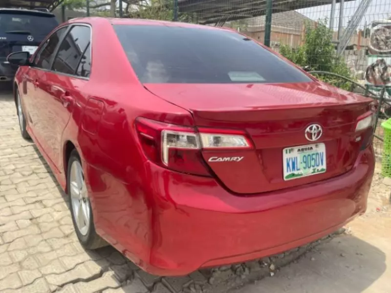 Toyota Camry   - 2013