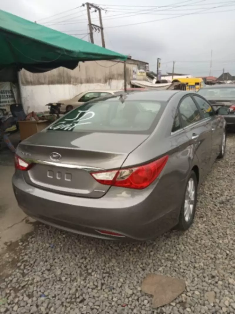 Hyundai Sonata   - 2013
