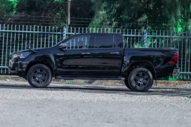 Toyota Hilux   - 2020
