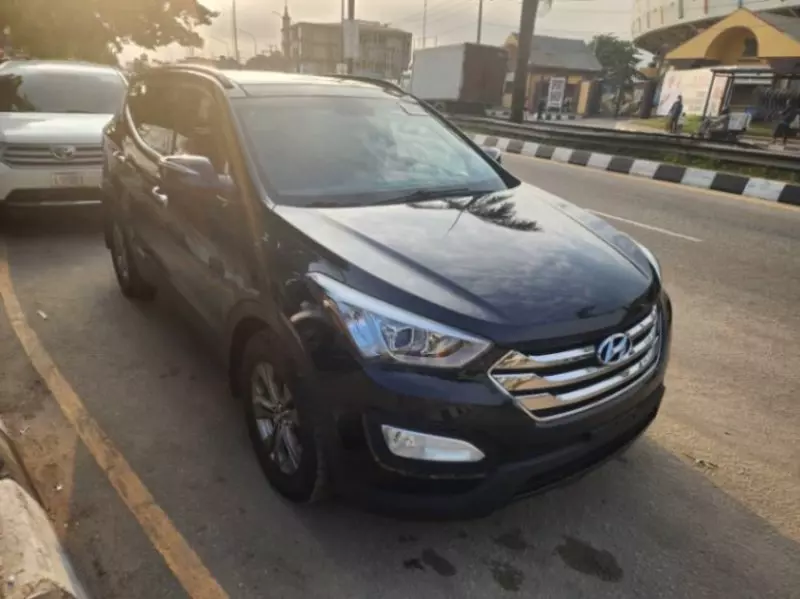 Hyundai Santa Fe   - 2014