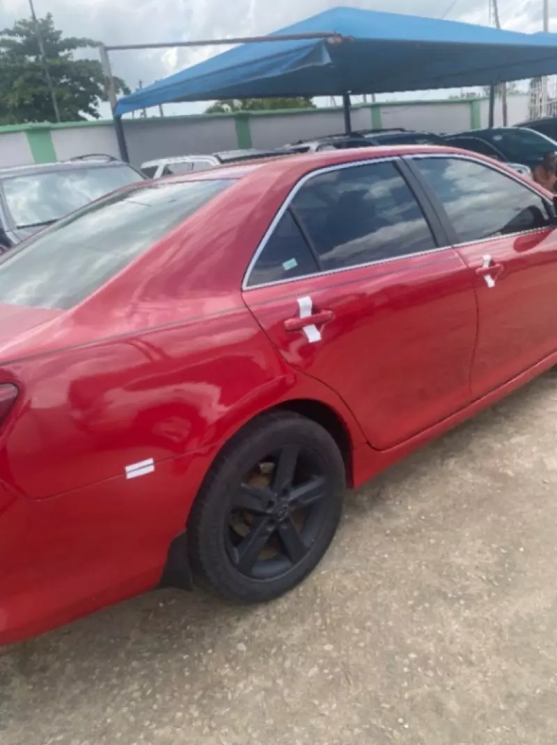 Toyota Camry   - 2013
