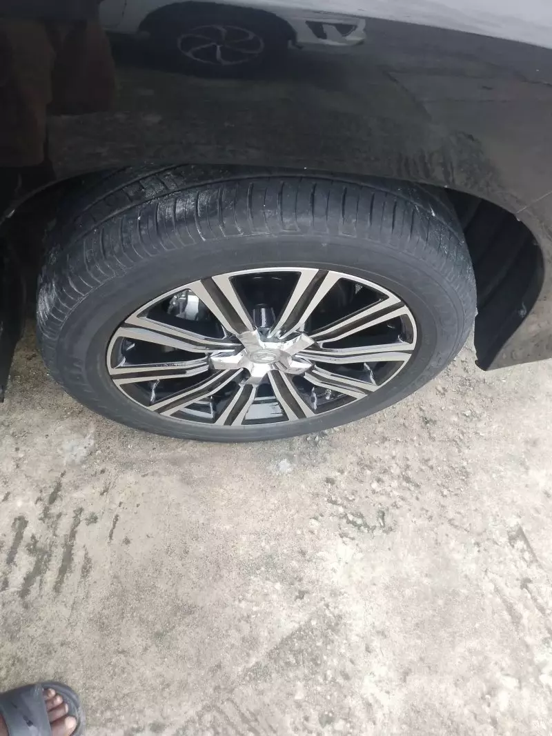 Lexus LX 570   - 2017