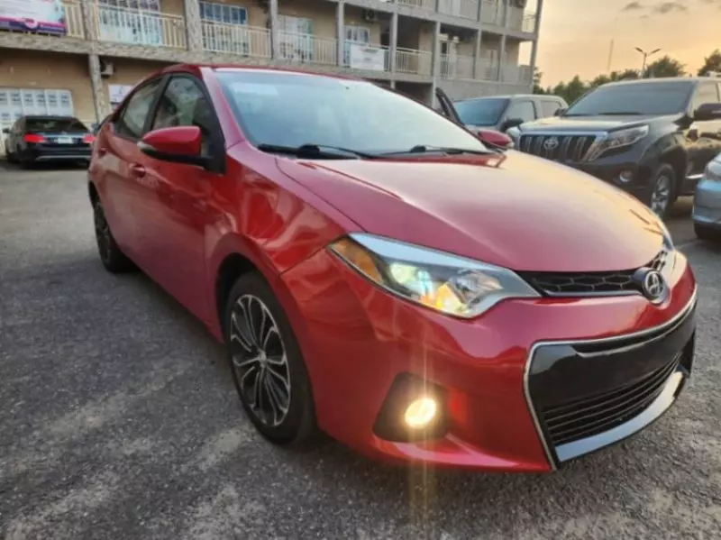 Toyota Corolla   - 2014