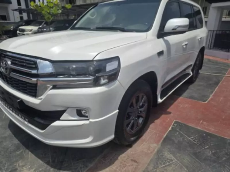 Toyota Land Cruiser   - 2018