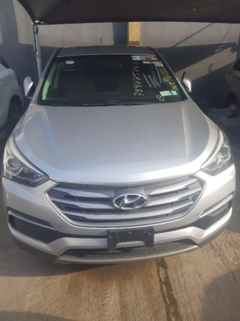 Hyundai Santa Fe   - 2018