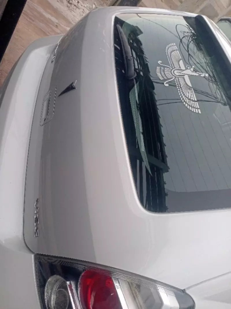 Pontiac Vibe   - 2010