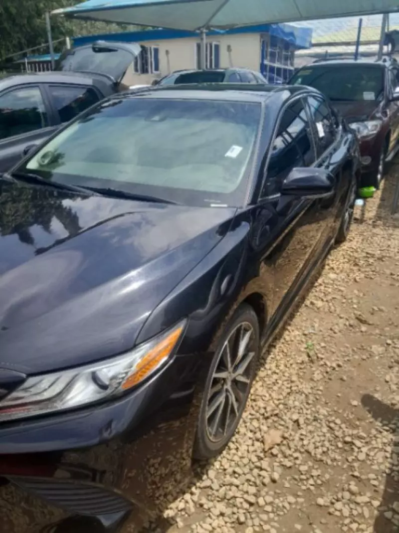 Toyota Camry   - 2018