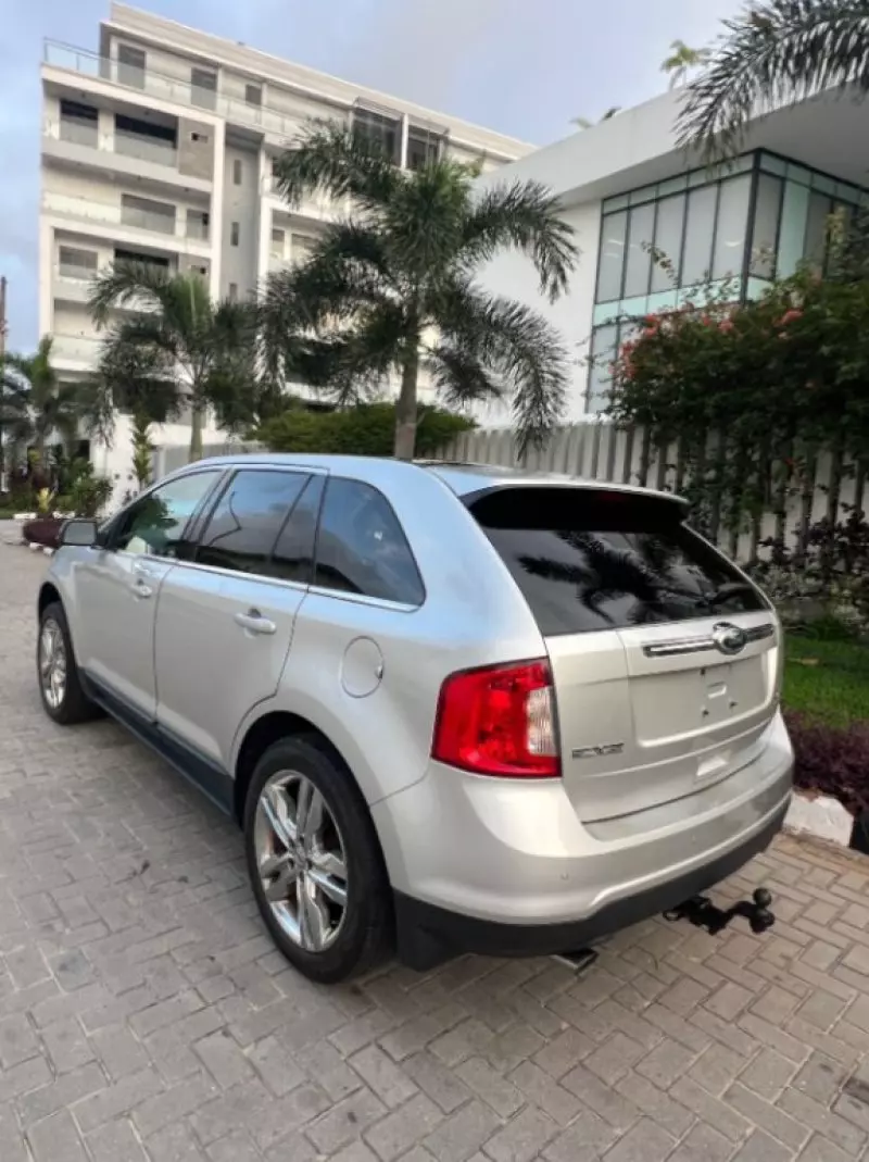 Ford Edge   - 2012