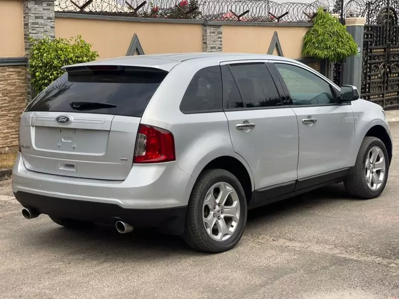 Ford Edge   - 2011