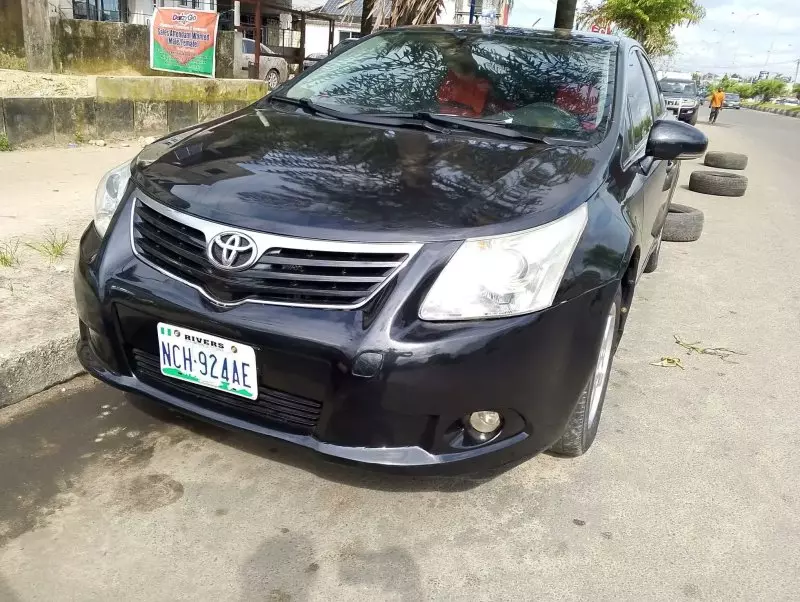 Toyota Avensis   - 2010