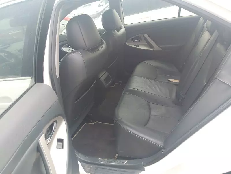 Toyota Camry   - 2009