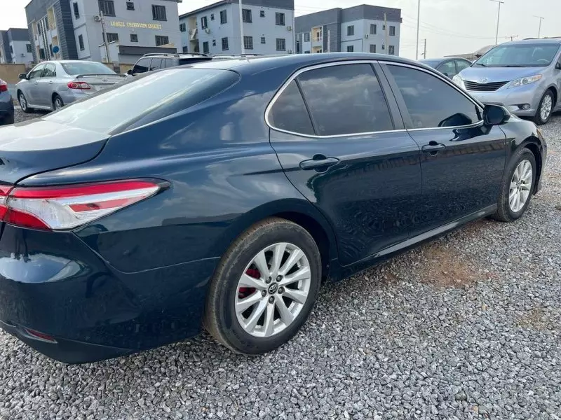 Toyota Camry   - 2018