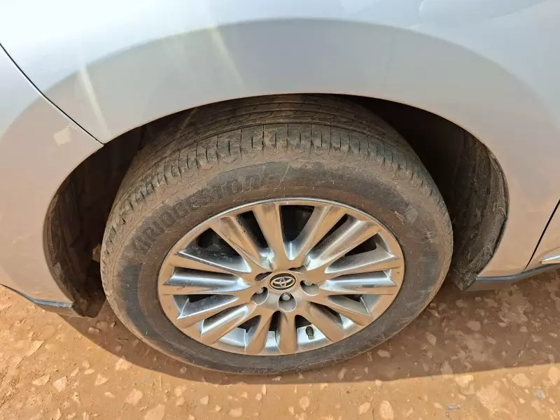 Toyota Harrier   - 2017