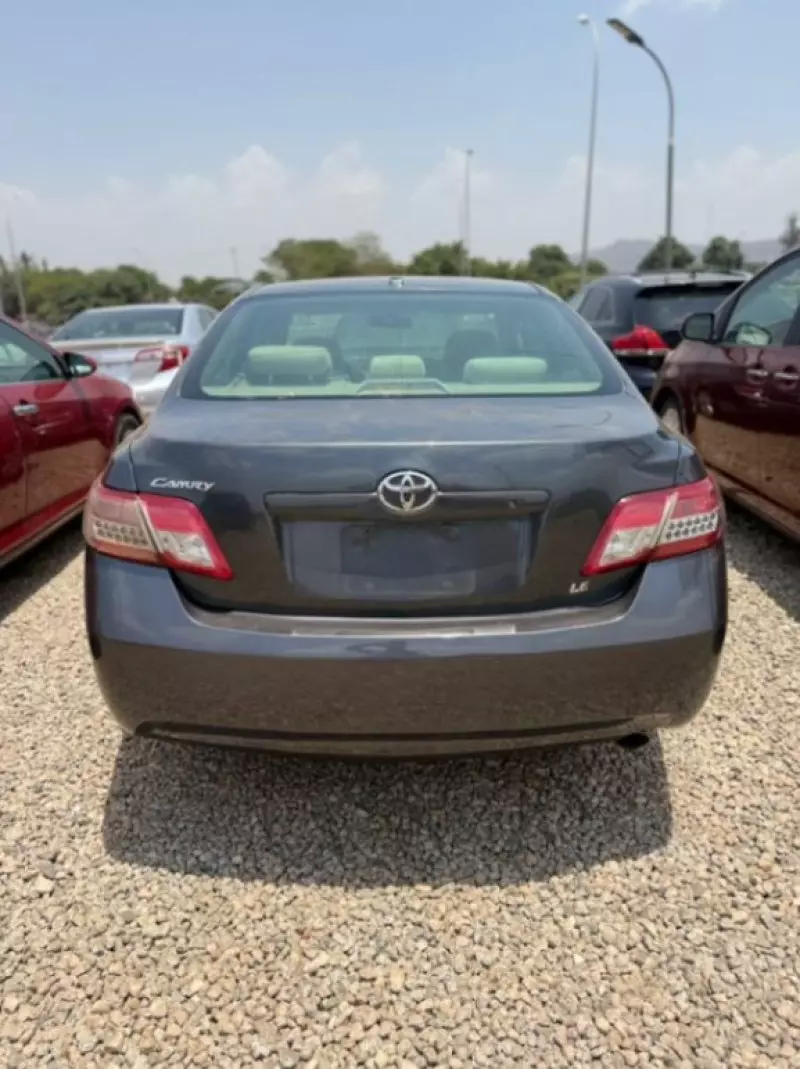 Toyota Camry - 2010