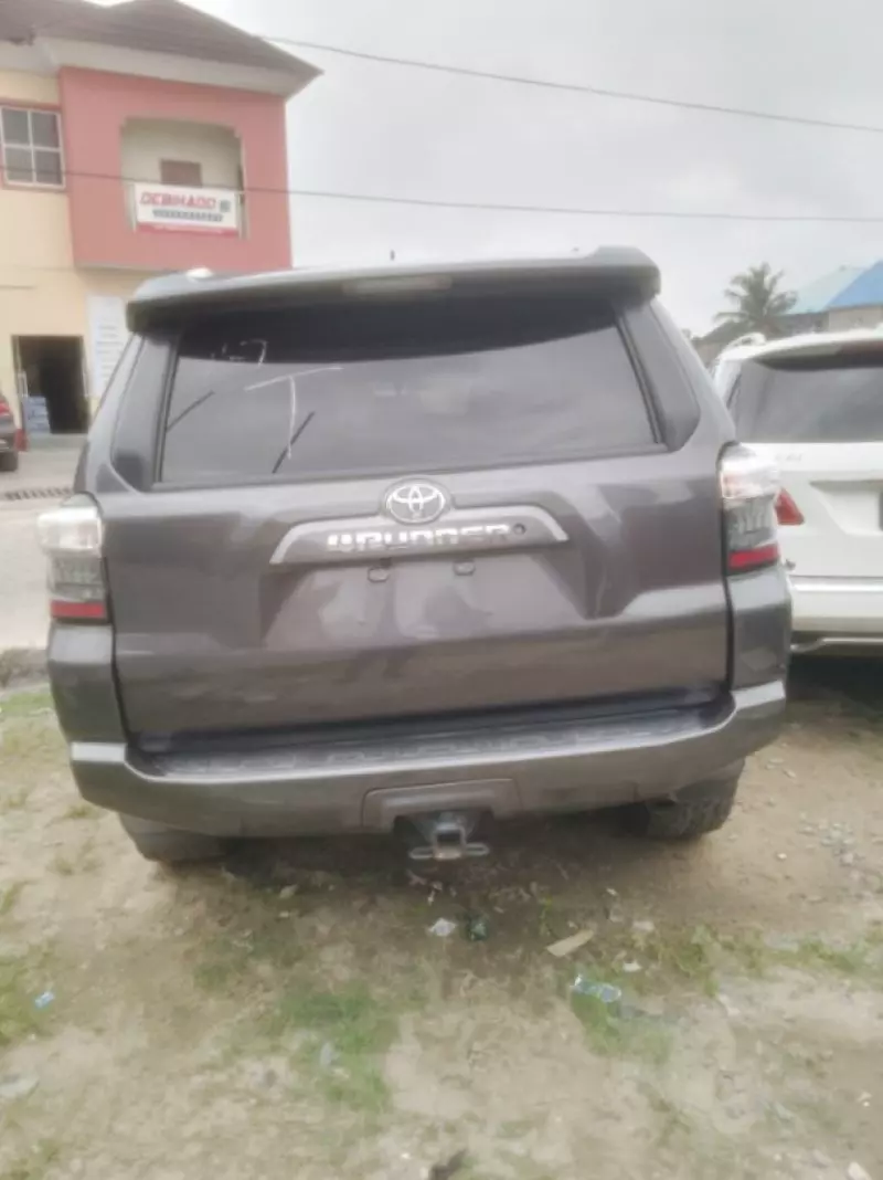 Toyota 4-Runner   - 2017