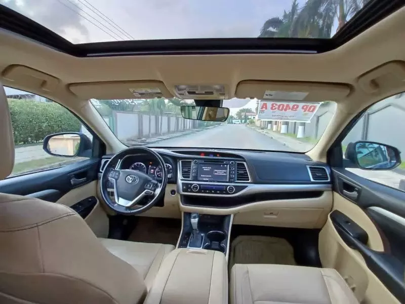 Toyota Highlander   - 2018