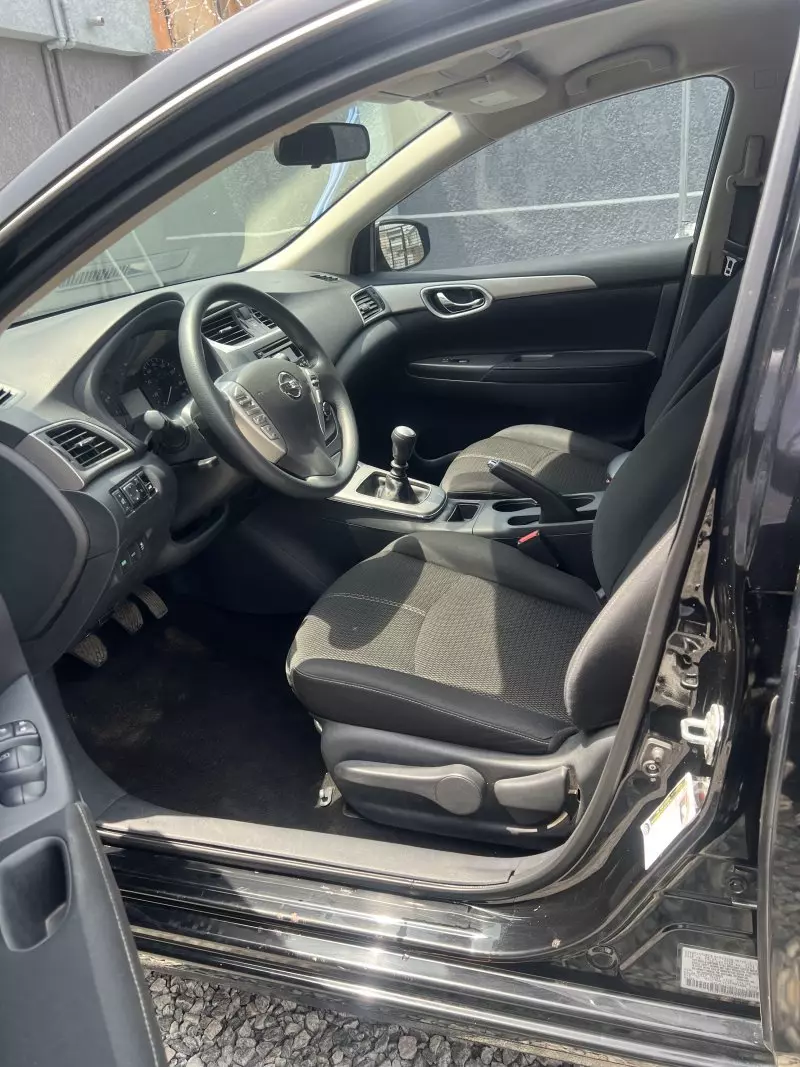 Nissan Sentra   - 2015