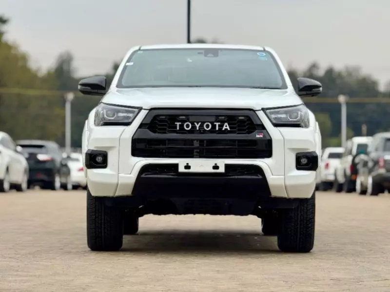 Toyota Hilux    - 2022