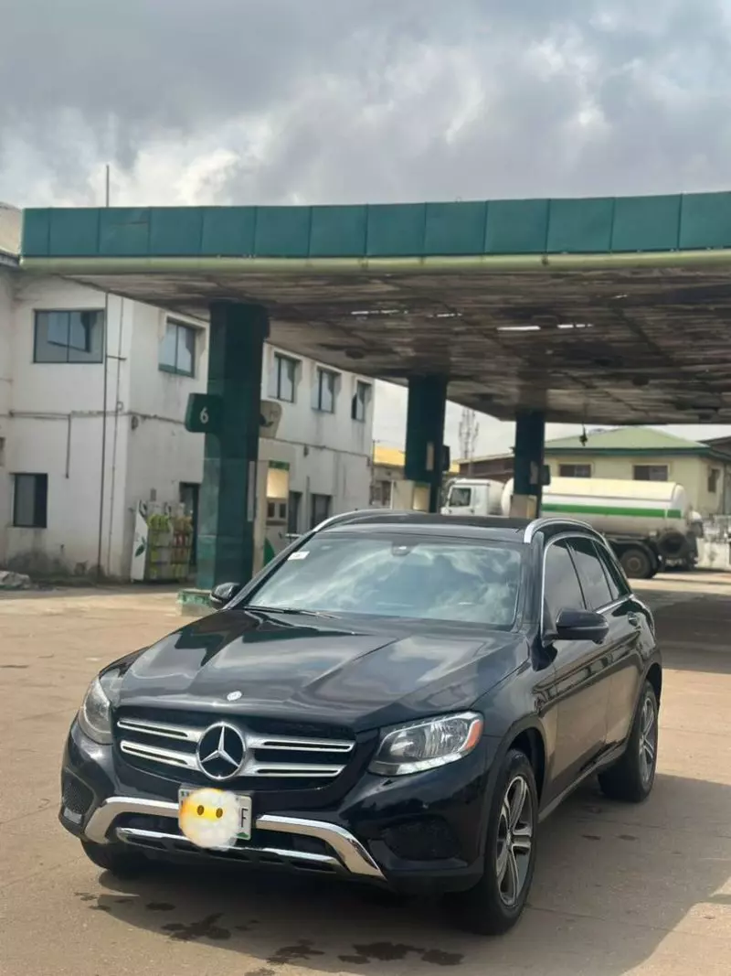 Mercedes-Benz GLC 300   - 2017