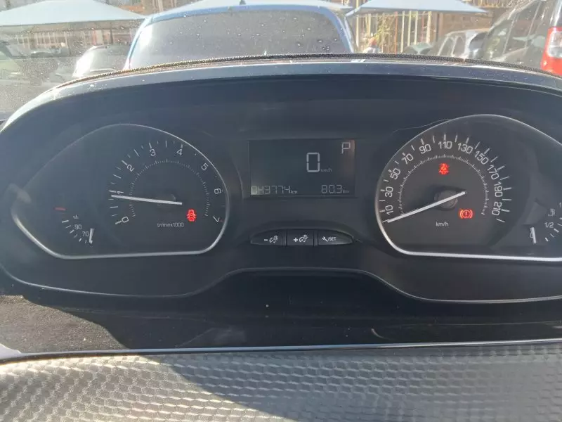Peugeot 208   - 2016