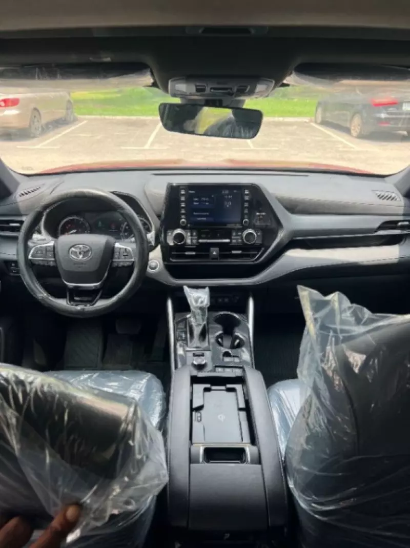 Toyota Highlander   - 2022