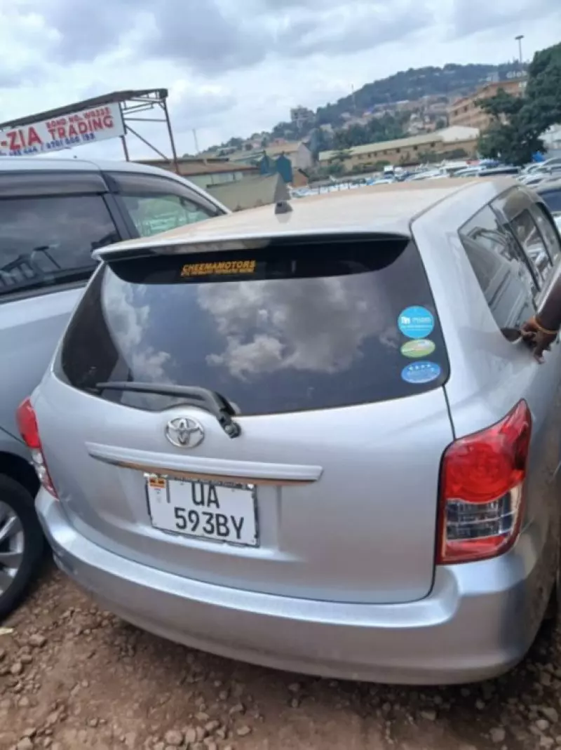 Toyota Fielder    - 2010