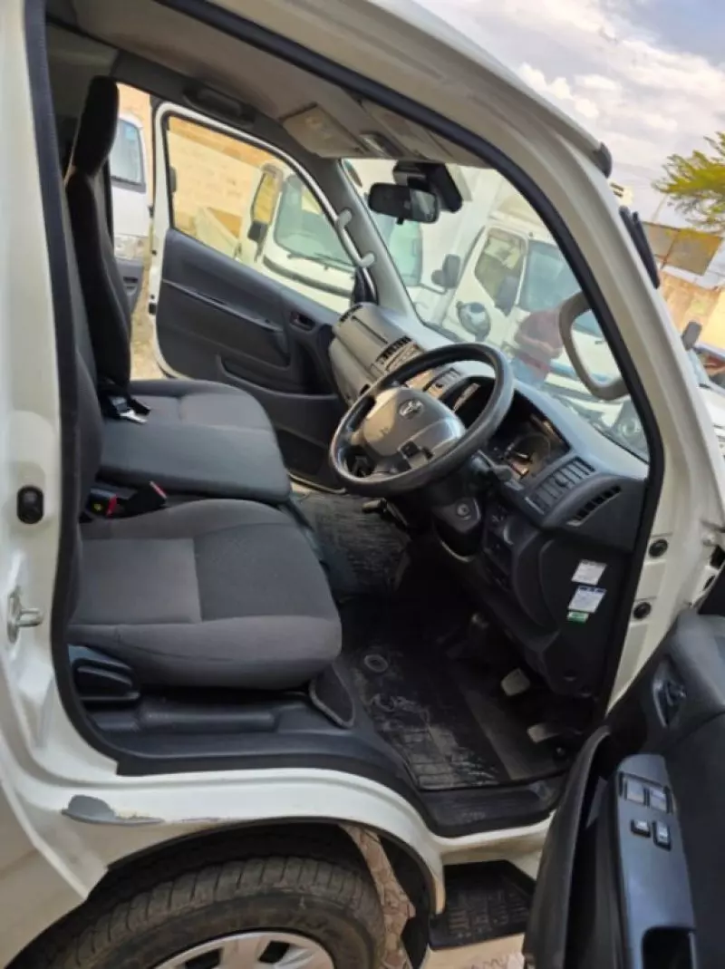 Toyota Hiace   - 2018