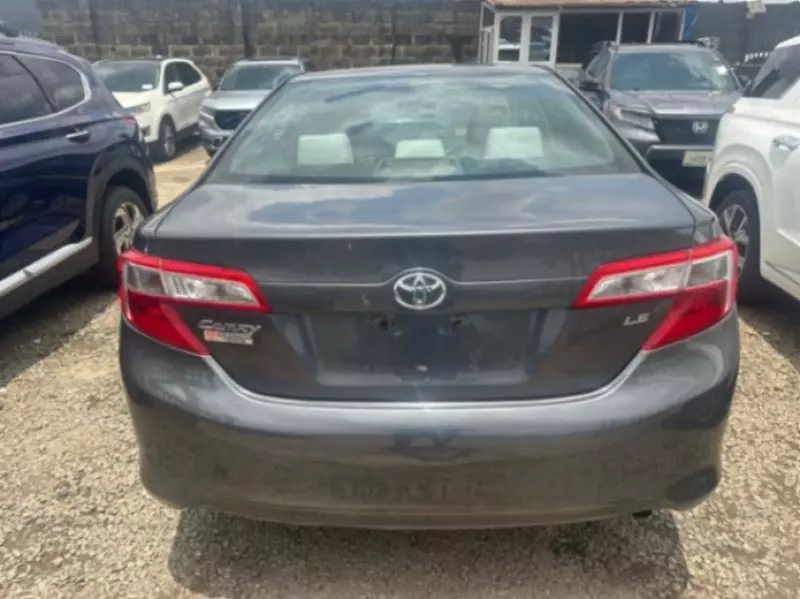 Toyota Camry   - 2012