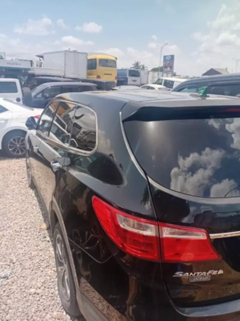 Hyundai Santa Fe   - 2013