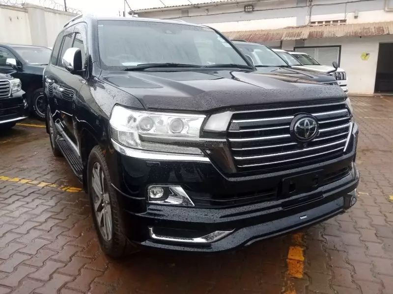 Toyota Landcruiser  V8   - 2016