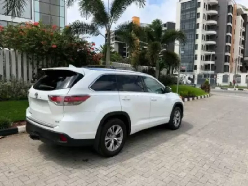 Toyota Highlander   - 2015