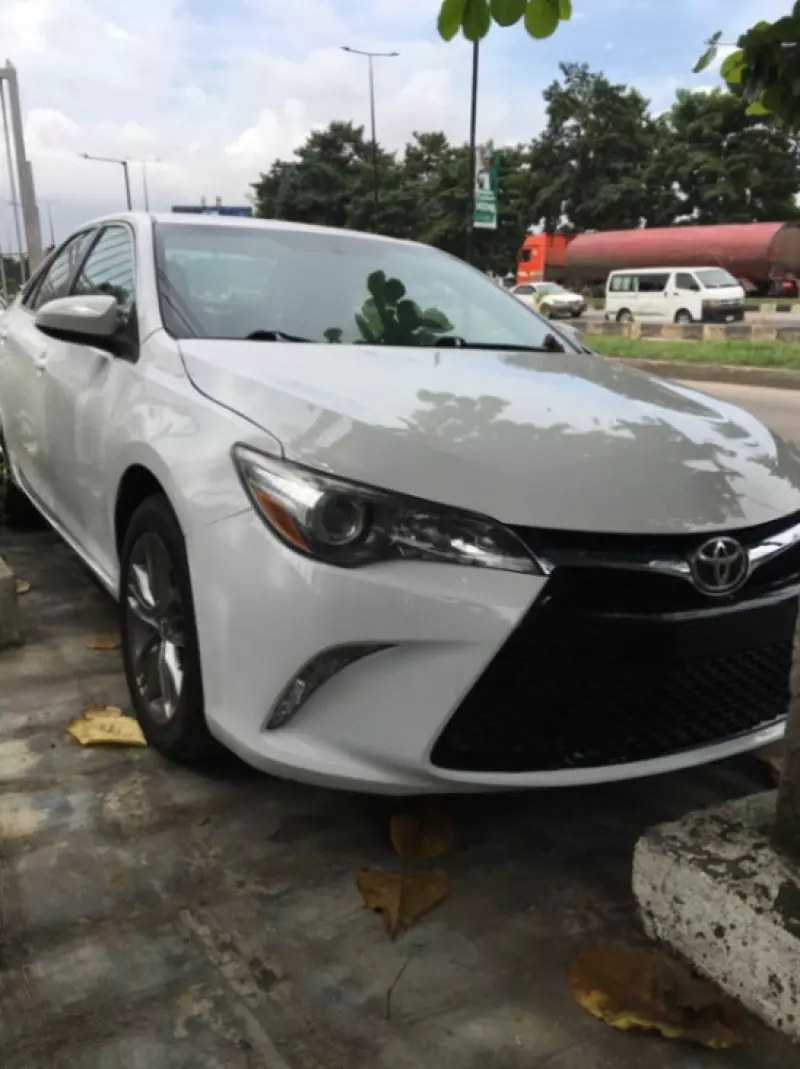 Toyota Camry   - 2018